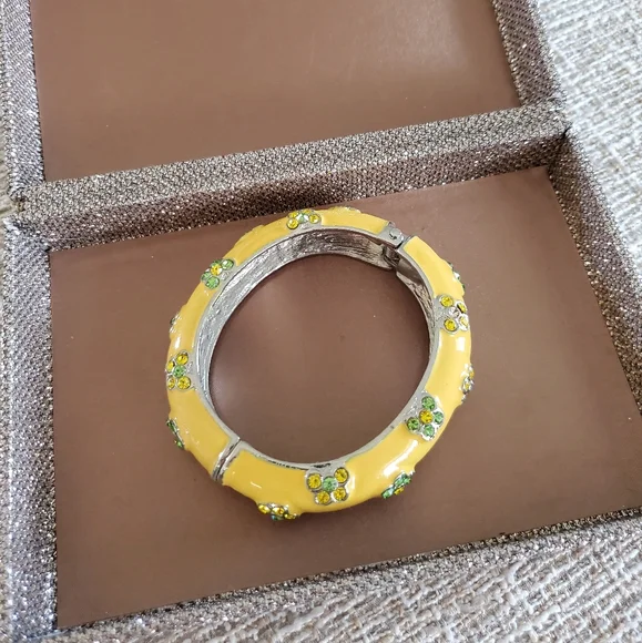 Enamel Hinge Floral Bracelet - Picture 2 of 8